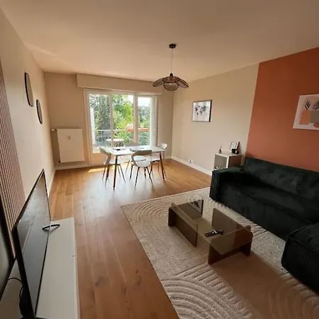 Appartement Chaleureux, Ensoleille Avec Parking Gratuit Caen Exterior photo