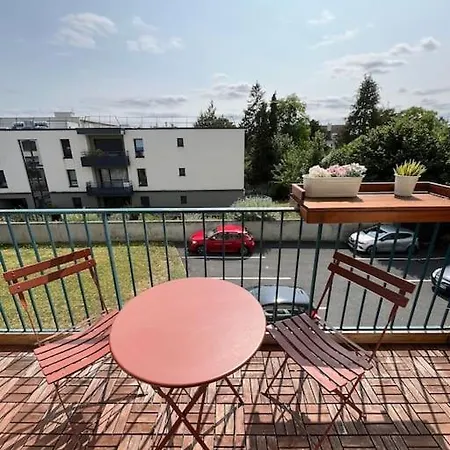 Appartement Chaleureux, Ensoleille Avec Parking Gratuit Caen Exterior photo